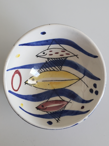 Stavangerflint Norway 1950s 1960s MCM atomic midcentury pottery with red yellow and blue fishes in cobalt blue waves, Gray Barn Eclectic Finds online vintage store, small asymmetrical bowl 87mm diameter 