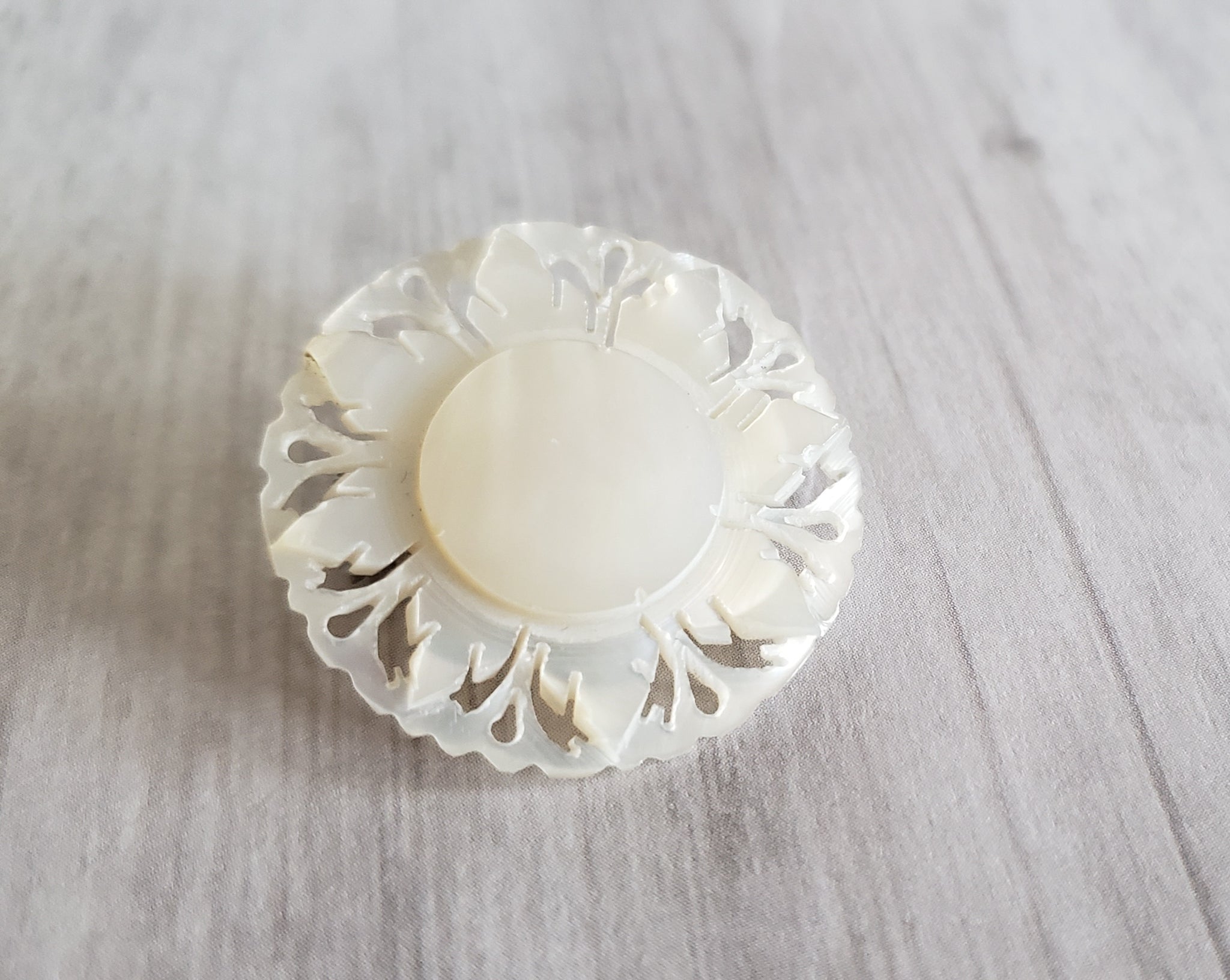 Vintage Mother of Pearl MOP Sunflower Floral Scrolled Brooch Pin