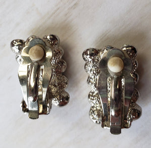 Vintage 1960s 1970s Mint and Peridot Green Rhinestone Clip Back Earrings: vintage costume jewelry, vintage rhinestone earrings
